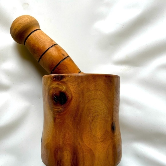 MADE IN MONTANA Walnut Mortar and Pestle - Picture 3 of 8